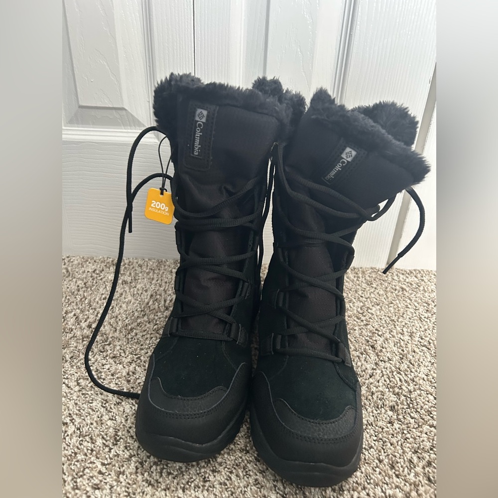 Women’s waterproof boots 8.5